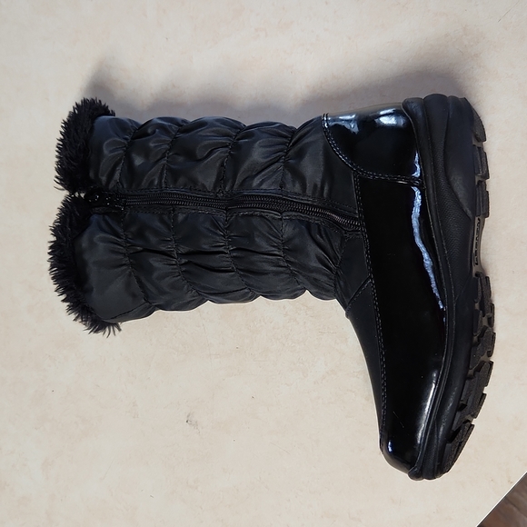 New Girls Totes Waterproof 2 Buckle Style Winter Boots Faux Fur Size 1 - Picture 9 of 12
